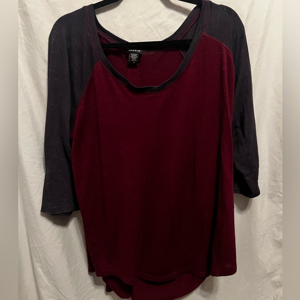 Swing Super Soft Plush V-Neck Raglan 3/4 Sleeve Tee